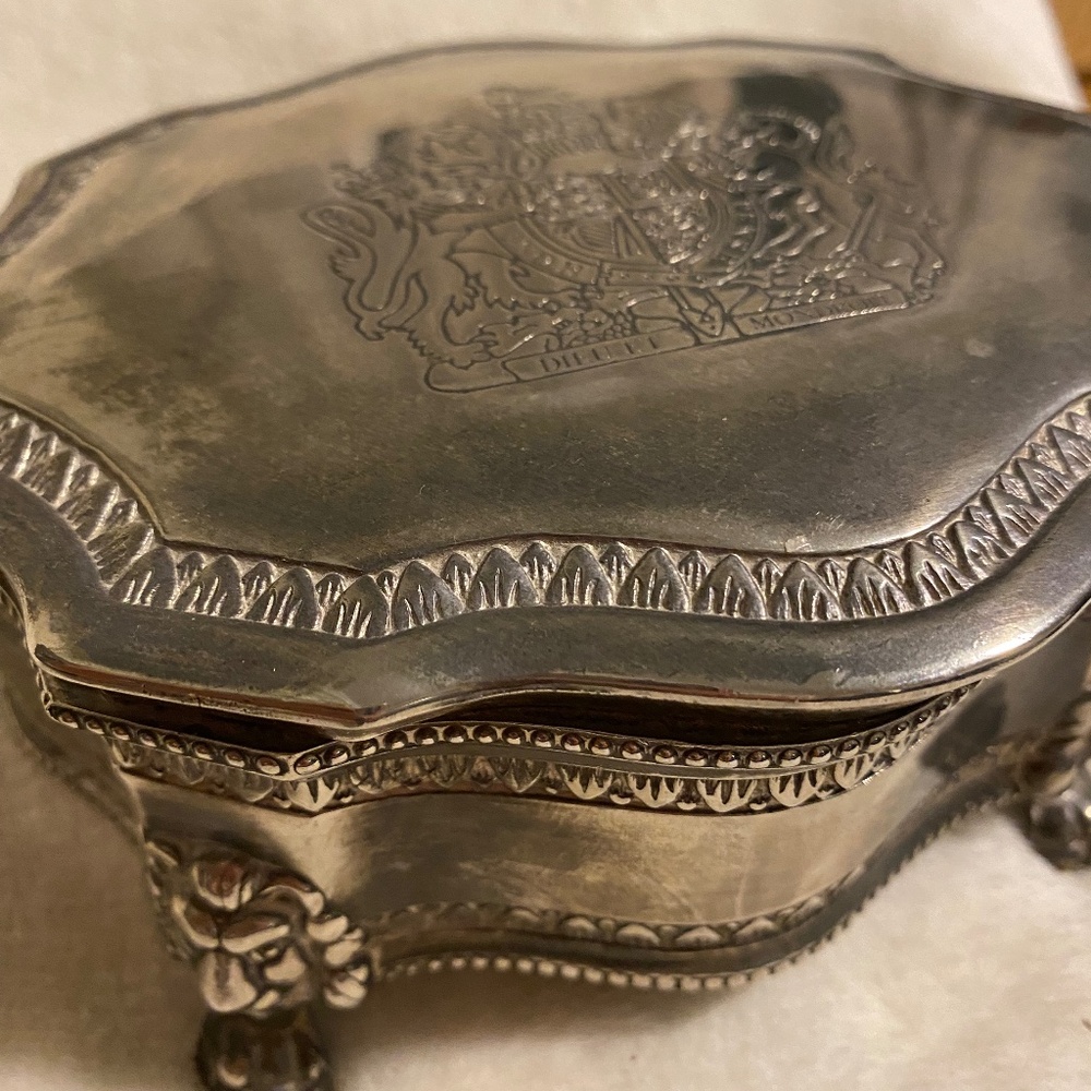 International Silver Company Jewelry Box no hinge pin